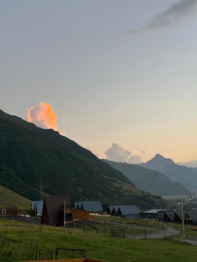 Lonely Mountain Villa Kasbegi Buitenkant foto